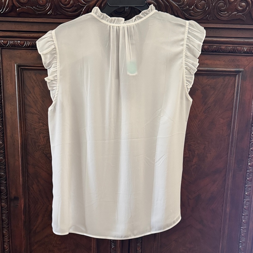 Daniel Rainn White Flutter Sleeve Blouse - Picture 2 of 2